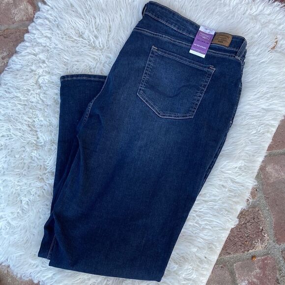 New Signature Levi’s Mid-Rise Totally Shaping Five Pocket Jeans Size 26S - Picture 9 of 12